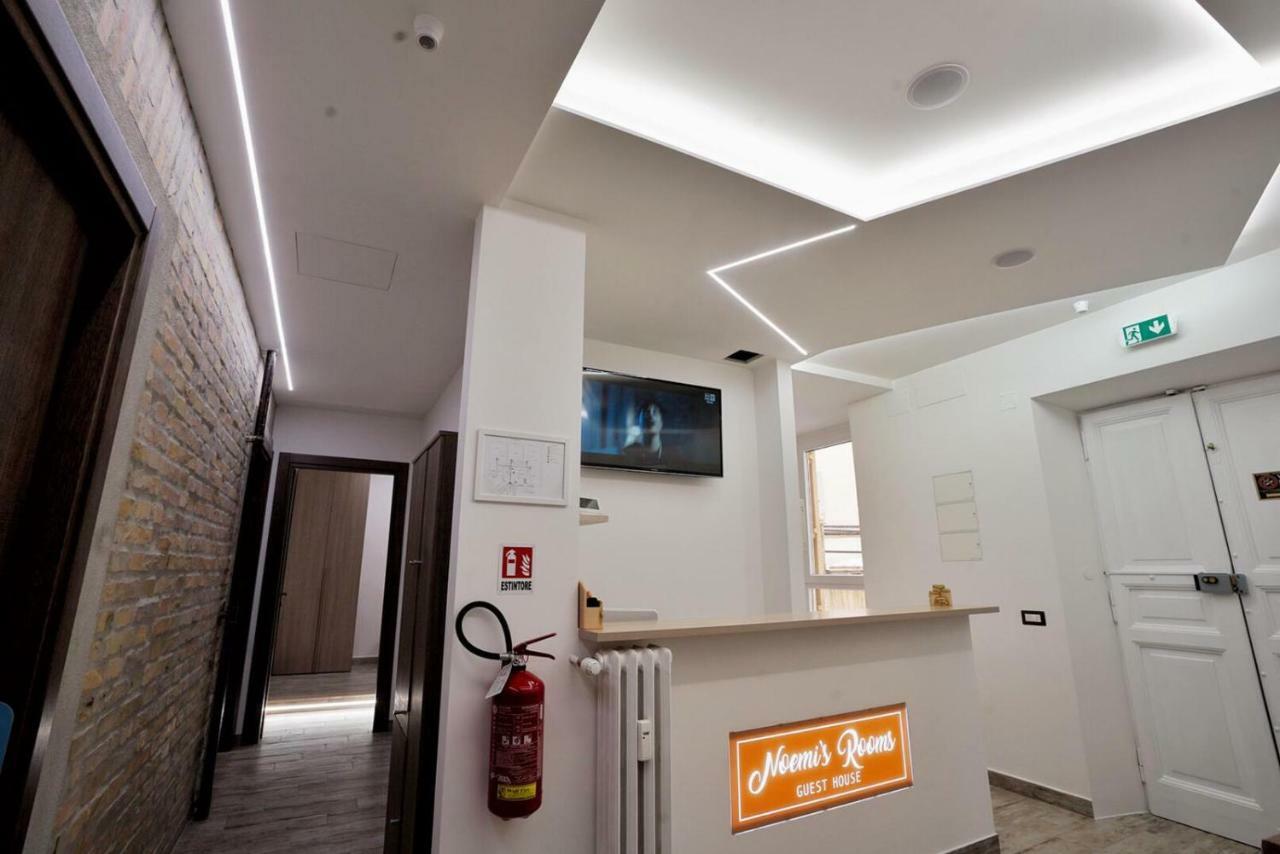 Noemi'S Rooms Guest House Рим Экстерьер фото